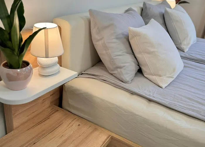 P194 Stylish Cosy Lejlighed