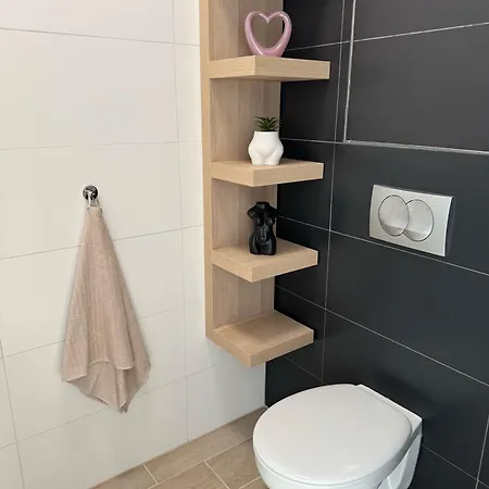 P194 Stylish Cosy Budapest
